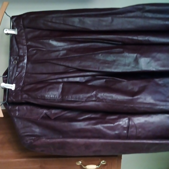 Vintage Leather jacket and skirt set - Picture 3 of 4